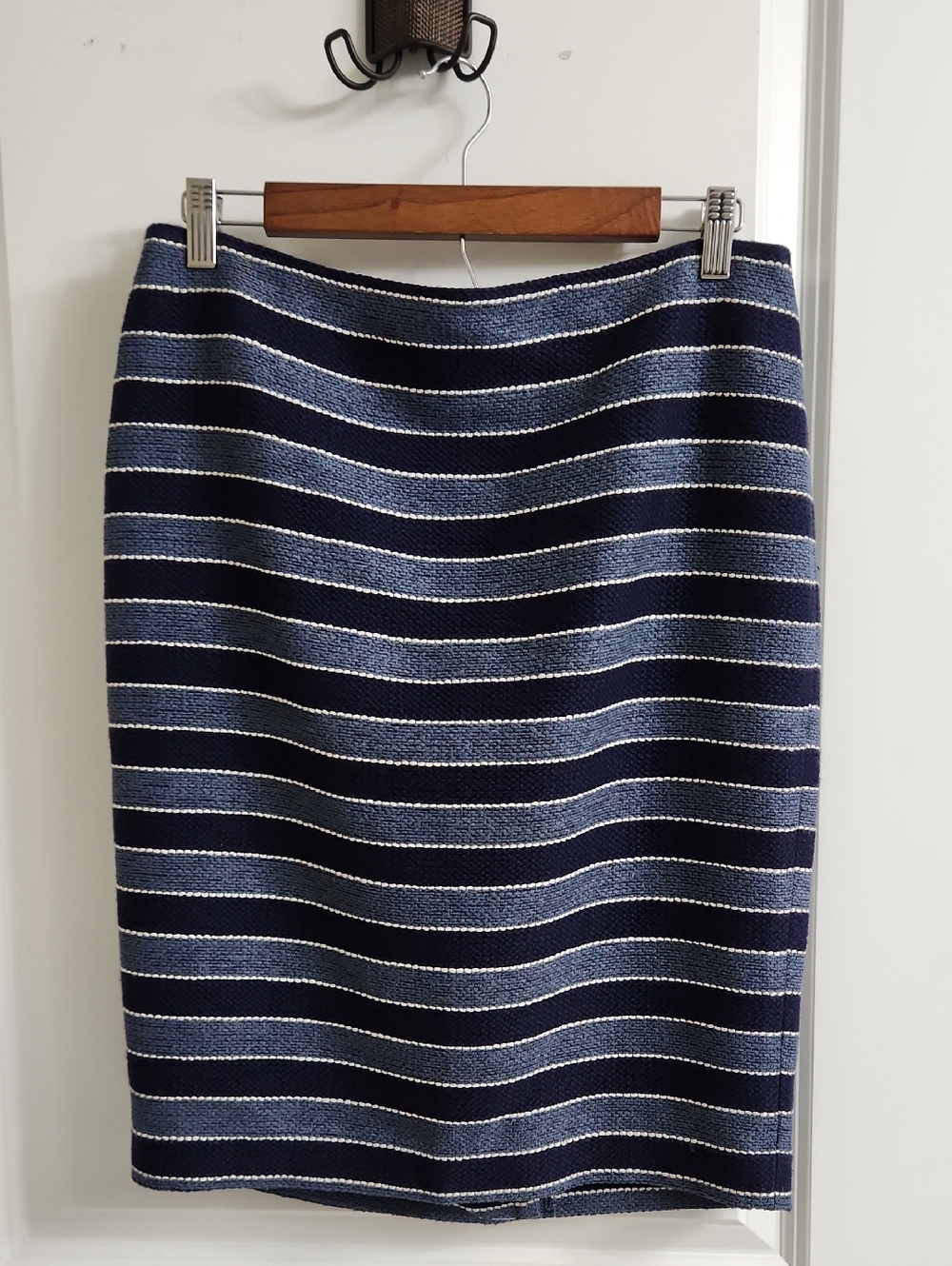 LOFT Navy and Light Blue Striped Textured Pencil Skirt Lined NWT Size 10